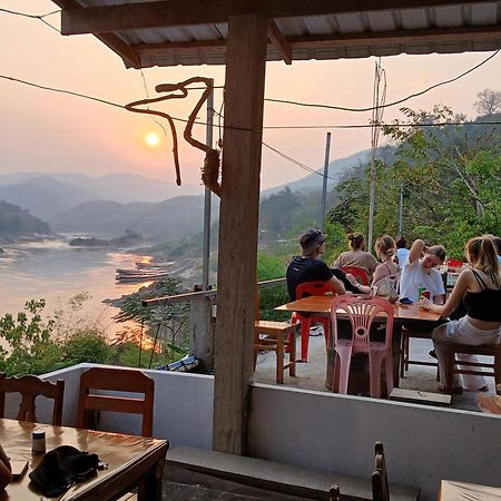 Villa Mekong Guesthouse ปากแบ่ง ภายนอก รูปภาพ
