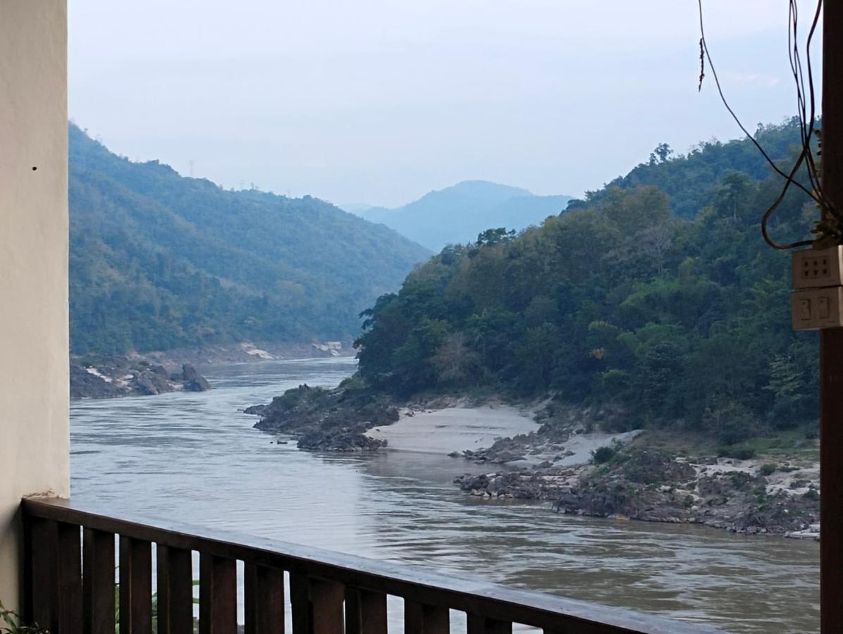 Villa Mekong Guesthouse ปากแบ่ง ภายนอก รูปภาพ