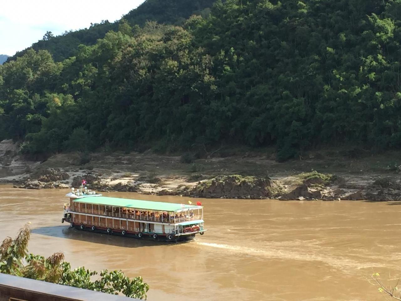 Villa Mekong Guesthouse ปากแบ่ง ภายนอก รูปภาพ