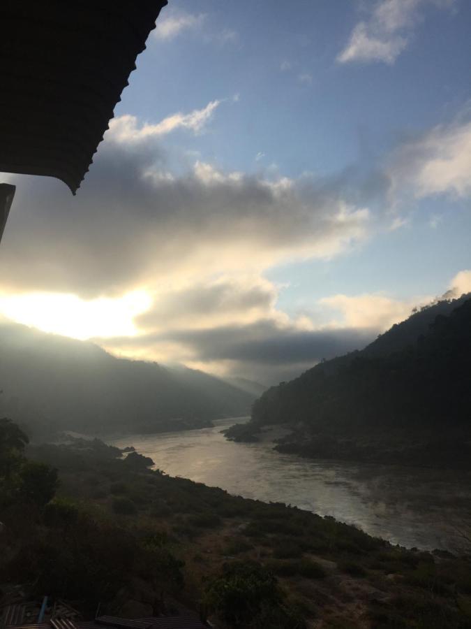 Villa Mekong Guesthouse ปากแบ่ง ภายนอก รูปภาพ